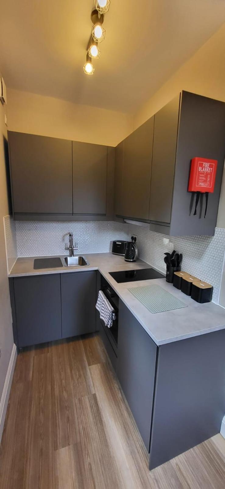 Sands House - Luxury Modern Studios With Secure Parking In Epsom, Surrey 部屋 写真
