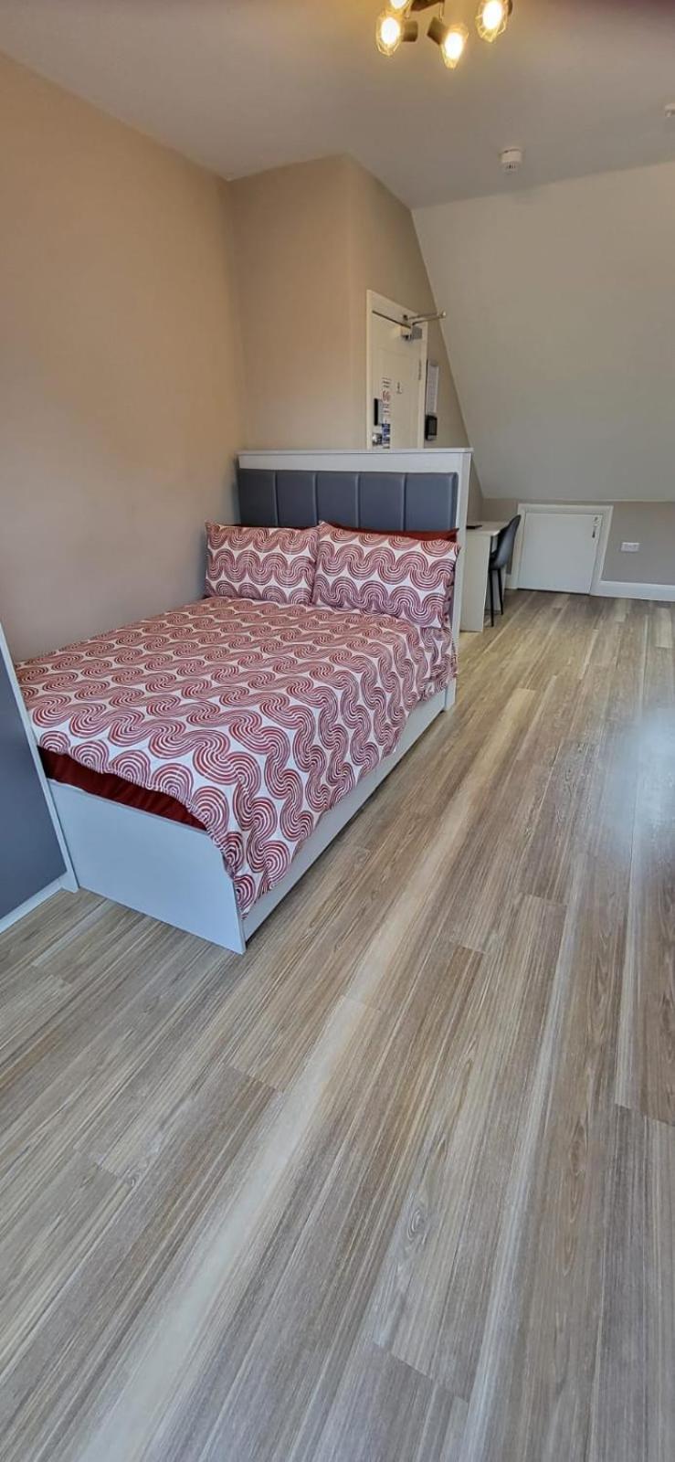 Sands House - Luxury Modern Studios With Secure Parking In Epsom, Surrey 部屋 写真