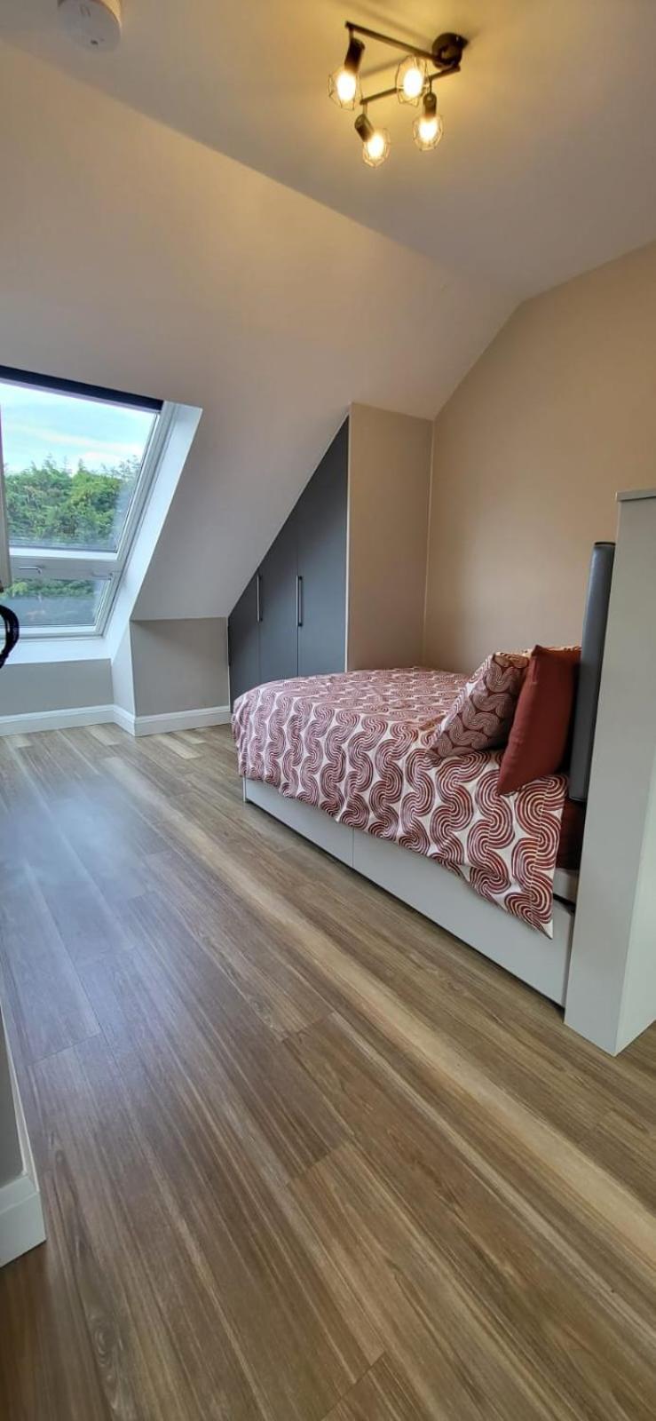 Sands House - Luxury Modern Studios With Secure Parking In Epsom, Surrey エクステリア 写真