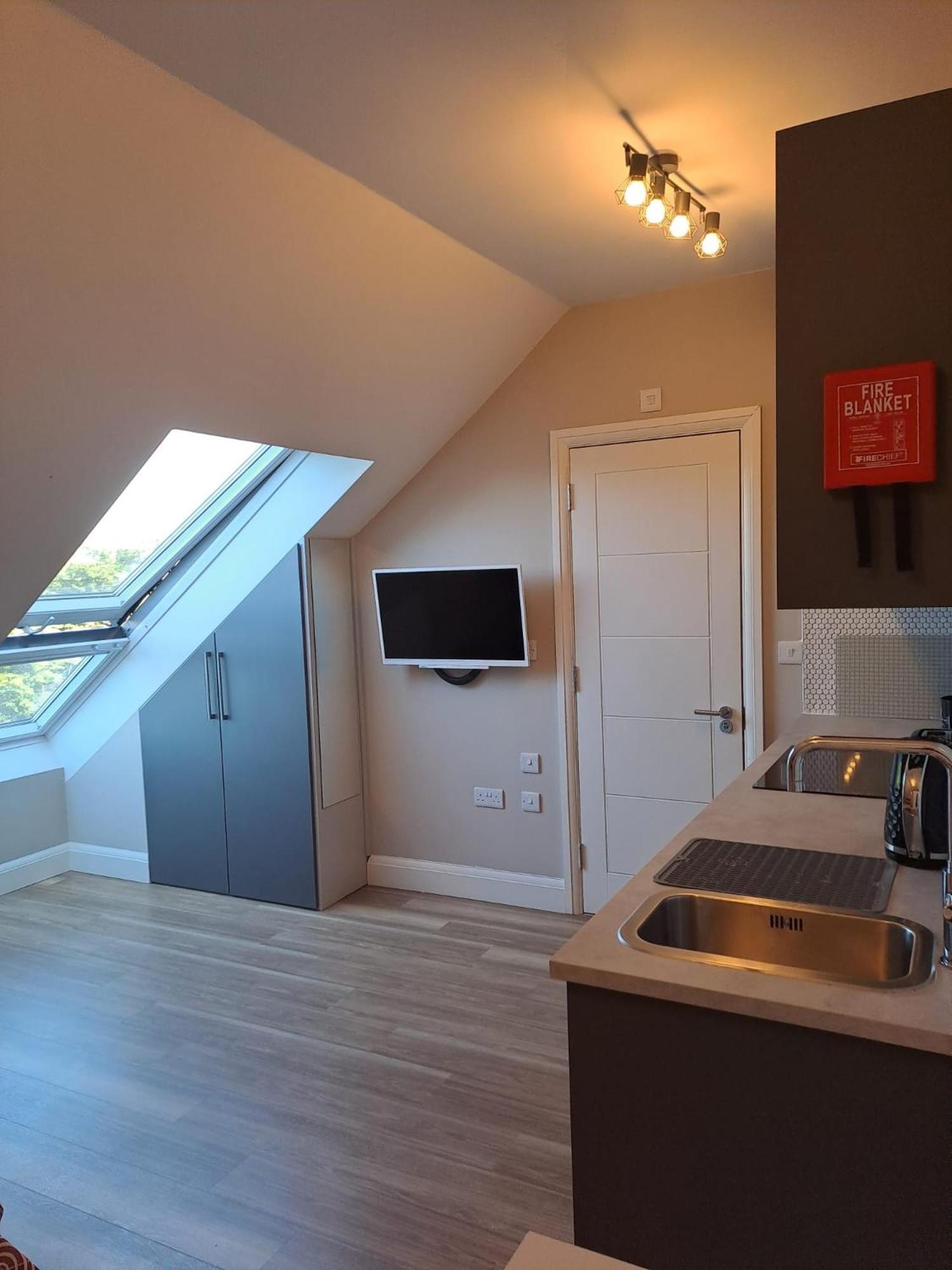 Sands House - Luxury Modern Studios With Secure Parking In Epsom, Surrey 部屋 写真